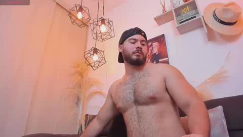 Instagram jeanpaulfit  online show from 03/05/26, 09:44