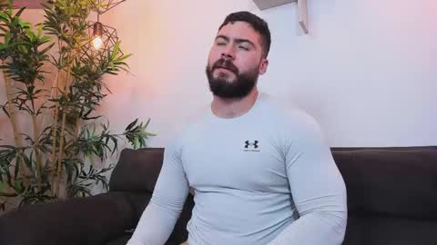 Instagram jeanpaulfit  online show from 05/18/26, 08:36