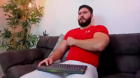 Snapshot of sebastianvilla__ chatting on 07/09/26, 11:09 Instagram jeanpaulfit online show from 07/09/26, 11:09