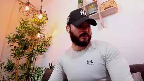 Snapshot of sebastianvilla__ chatting on 07/10/26, 10:01 Instagram jeanpaulfit online show from 07/10/26, 10:01