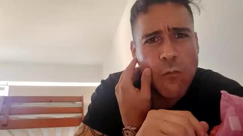 Snapshot of sebatorlop chatting on 03/01/26, 07:49 Sebastian Torres Lpez online show from 03/01/26, 07:49