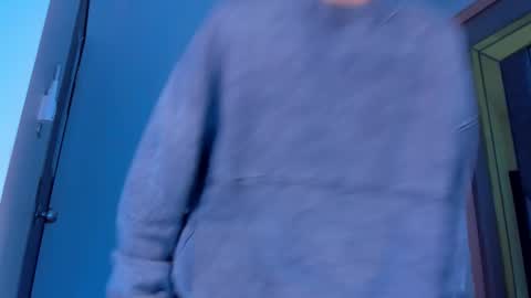 Snapshot of sebax_00 chatting on 11/06/25, 04:02 Sebastian online show from 11/06/25, 04:02