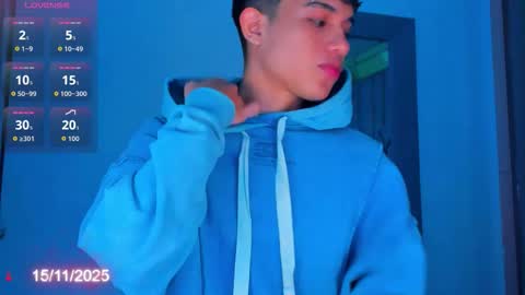 Snapshot of sebax_00 chatting on 11/15/25, 09:00 Sebastian online show from 11/15/25, 09:00