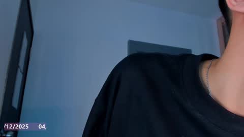 Snapshot of sebax_00 chatting on 12/04/25, 08:28 Sebastian online show from 12/04/25, 08:28