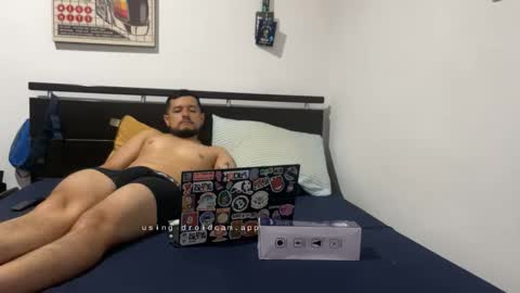 Snapshot of sebaz044 chatting on 10/18/25, 05:10 sebaz044 online show from 10/18/25, 05:10