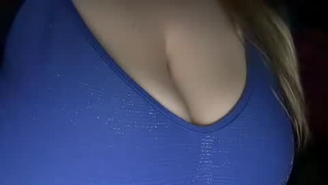 Snapshot of secret18slaveanon chatting on 05/20/26, 12:17 Sunny online show from 05/20/26, 12:17