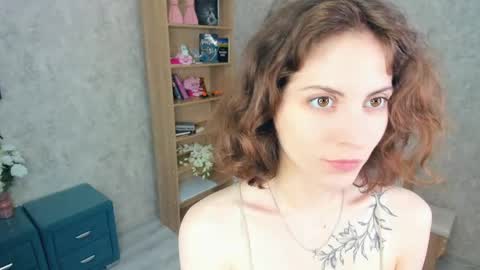Mia online show from 06/01/26, 05:53