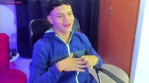 Snapshot of secret_justin chatting on 11/24/25, 12:05 JUSTIN online show from 11/24/25, 12:05