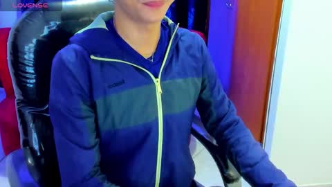 Snapshot of secret_justin chatting on 11/26/25, 12:28 JUSTIN online show from 11/26/25, 12:28