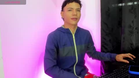 Snapshot of secret_justin chatting on 11/29/25, 12:19 JUSTIN online show from 11/29/25, 12:19