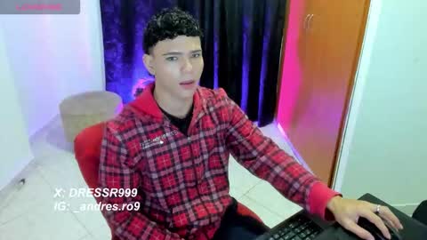 Snapshot of secret_justin chatting on 12/01/25, 12:10 JUSTIN online show from 12/01/25, 12:10