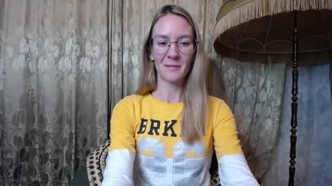 Snapshot of secretcandy222 chatting on 02/01/25, 11:32 secretcandy222 online show from 02/01/25, 11:32