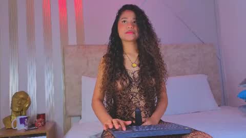 secretestrell online show from 07/30/26, 04:22