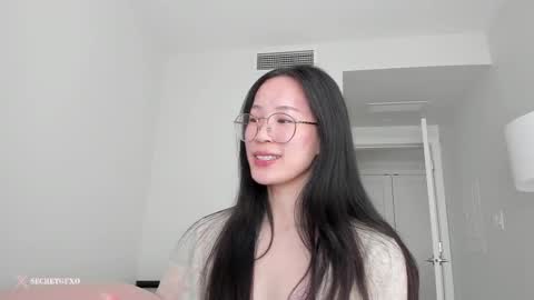Angela online show from 03/05/25, 11:38