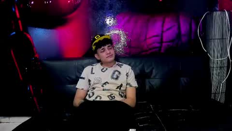 Snapshot of secretpartys chatting on 03/09/25, 03:54 3some HORNY KIMGOOD GIRL LOOKING TO EXPERIENCE ALL KINDS OF SHOW online show from 03/09/25, 03:54