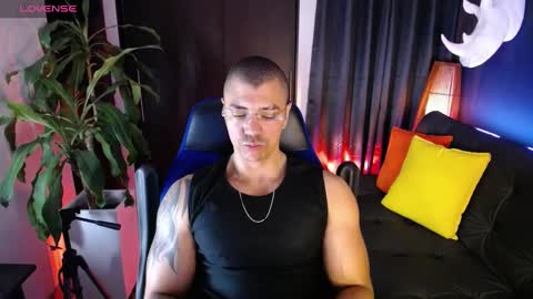 Snapshot of seddy_ chatting on 02/11/25, 11:43 sed online show from 02/11/25, 11:43