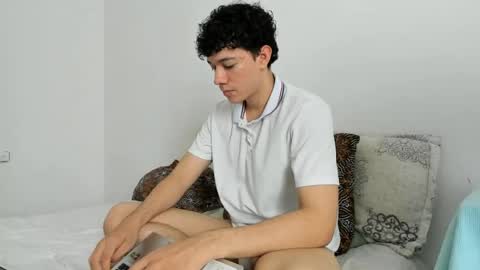 Snapshot of seder_4 chatting on 06/13/26, 04:38 Sebas online show from 06/13/26, 04:38