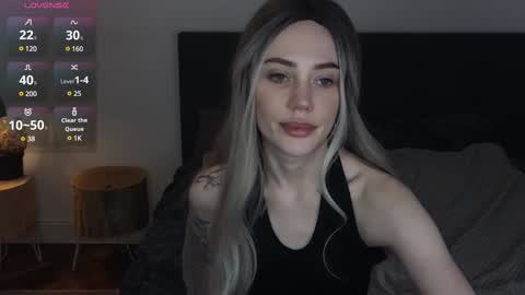 Snapshot of seduced_by_sara chatting on 12/06/24, 10:19 Sara online show from 12/06/24, 10:19