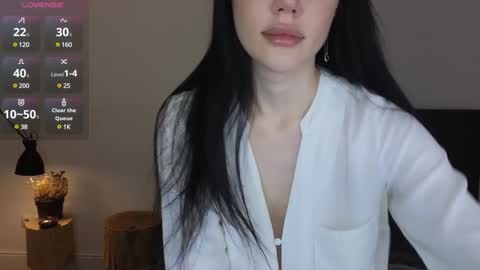 Snapshot of seduced_by_sara chatting on 12/27/24, 01:28 Sara online show from 12/27/24, 01:28