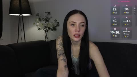 Snapshot of seduced_by_sara chatting on 01/05/25, 05:20 Sara online show from 01/05/25, 05:20