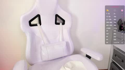 Snapshot of seductive_ava chatting on 11/14/25, 04:22 Ava online show from 11/14/25, 04:22