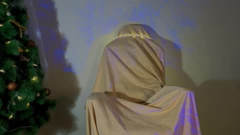 Snapshot of seductive_flower chatting on 12/16/25, 10:31 Mali online show from 12/16/25, 10:31