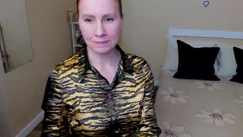 Snapshot of seductive_foxy_ chatting on 09/26/25, 08:40 seductive_foxy_ online show from 09/26/25, 08:40