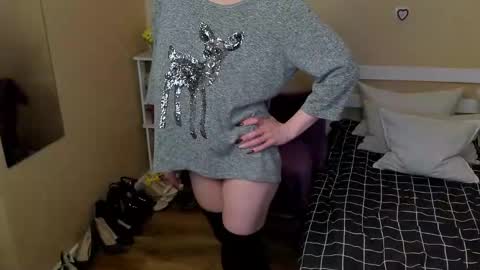 seductive_foxy_ online show from 11/22/25, 04:17