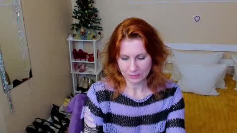 seductive_foxy_ online show from 12/19/25, 11:45