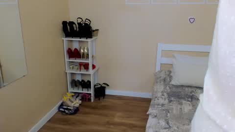 seductive_foxy_ online show from 02/20/26, 06:26