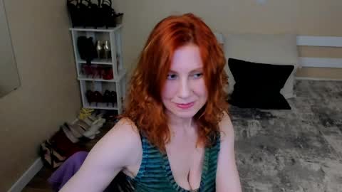 seductive_foxy_ online show from 05/22/26, 06:24