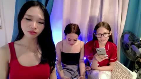 Snapshot of seductive_kimxxx chatting on 05/26/26, 12:23 your miss universe kim online show from 05/26/26, 12:23