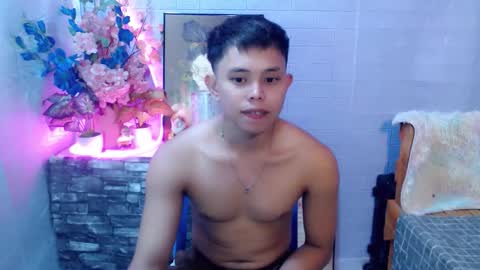 Snapshot of seductive_maxxx chatting on 05/23/26, 05:12 Max online show from 05/23/26, 05:12
