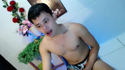 Snapshot of seductive_maxxx chatting on 06/13/26, 09:07 Max online show from 06/13/26, 09:07