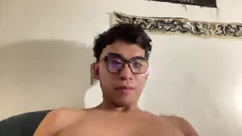 Snapshot of seductive_william chatting on 02/20/25, 04:03 William online show from 02/20/25, 04:03