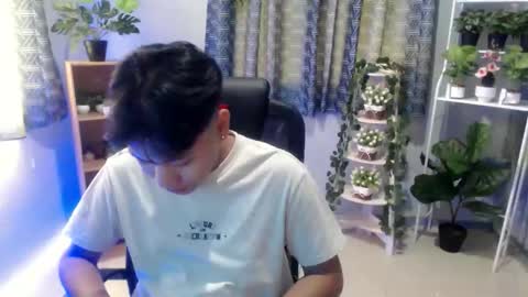 Snapshot of seductivee_bigcock chatting on 10/24/25, 08:00 John online show from 10/24/25, 08:00