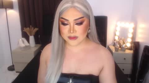 Snapshot of seductivelolalola chatting on 02/15/25, 07:06 Natalie Mefford online show from 02/15/25, 07:06