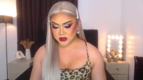 Snapshot of seductivelolalola chatting on 02/16/25, 09:59 Natalie Mefford online show from 02/16/25, 09:59