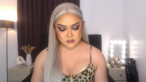 Snapshot of seductivelolalola chatting on 02/18/25, 10:16 Natalie Mefford online show from 02/18/25, 10:16