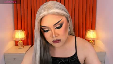 Snapshot of seductivelolalola chatting on 02/25/25, 03:27 Natalie Mefford online show from 02/25/25, 03:27