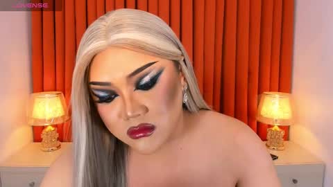 Snapshot of seductivelolalola chatting on 02/27/25, 12:21 Natalie Mefford online show from 02/27/25, 12:21