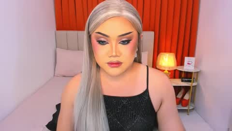 Snapshot of seductivelolalola chatting on 03/08/25, 10:45 Natalie Mefford online show from 03/08/25, 10:45