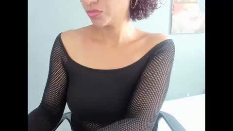 Snapshot of seductress_malia chatting on 12/14/25, 04:34 seductress_malia online show from 12/14/25, 04:34