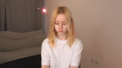 See Its honey bunny  im Lana online show from 06/07/26, 04:22
