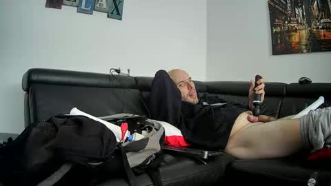 Snapshot of seeebi chatting on 01/04/25, 11:54 Sebastian online show from 01/04/25, 11:54