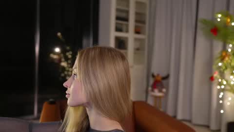 Snapshot of seeunexttime chatting on 12/20/24, 03:03 Jess online show from 12/20/24, 03:03