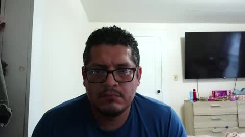 Snapshot of seguridadutm chatting on 04/18/26, 10:43 Morenita Rica online show from 04/18/26, 10:43