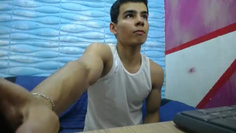 Snapshot of seigfried0 chatting on 03/03/25, 07:28 Seigfried online show from 03/03/25, 07:28