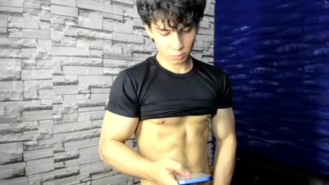 Snapshot of seigfried0 chatting on 06/13/26, 01:58 Seigfried online show from 06/13/26, 01:58