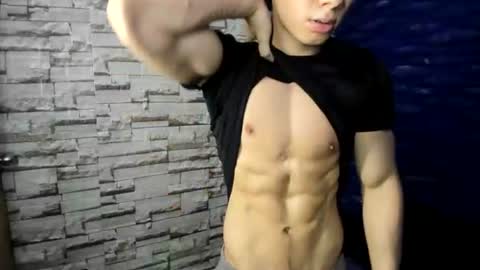 Snapshot of seigfried0 chatting on 06/25/26, 02:11 Seigfried online show from 06/25/26, 02:11